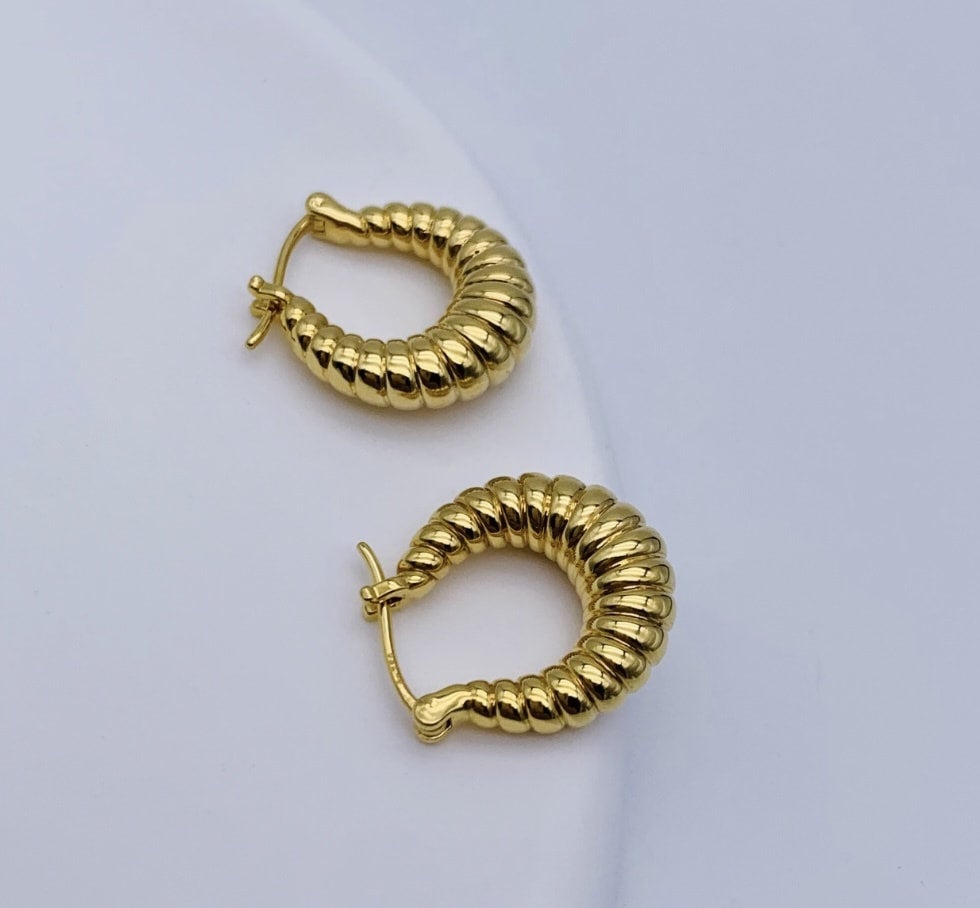 18K ピアス フープピアス K18 ツイスト ねじり 18金 刻印 ジュエリー